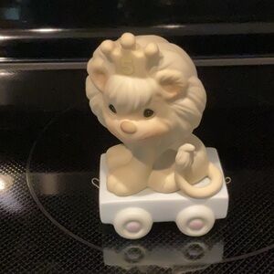 Precious Moments Cream Lion Figurine on White Cart #5 Birthday Train